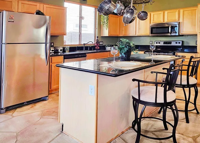 Upgraded Golf Oasis, Heated Pool, Bbq Pet Friendly Phoenix