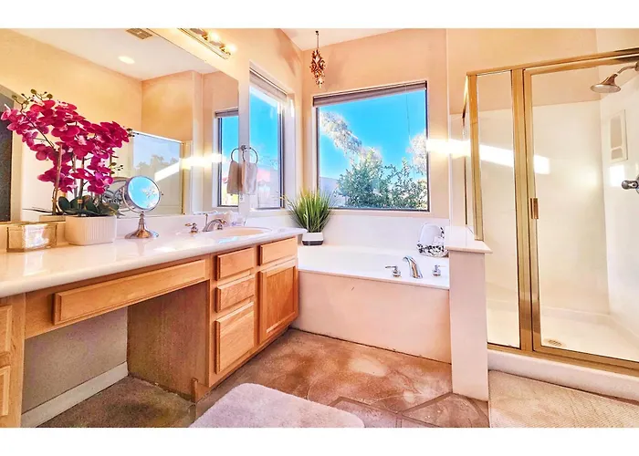Upgraded Golf Oasis, Heated Pool, Bbq Pet Friendly