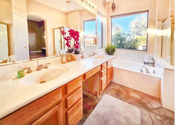 Upgraded Golf Oasis, Heated Pool, Bbq Pet Friendly Phoenix